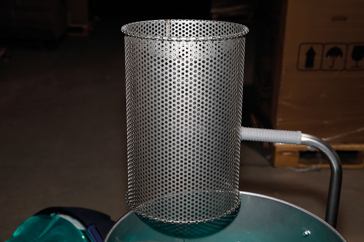 Industrial dry vacuum cleaner stainless steel basket