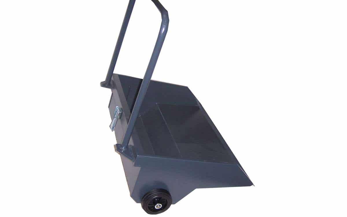 KM-op-09-sweeper-sweep-container-steel Vielseitig reinigen