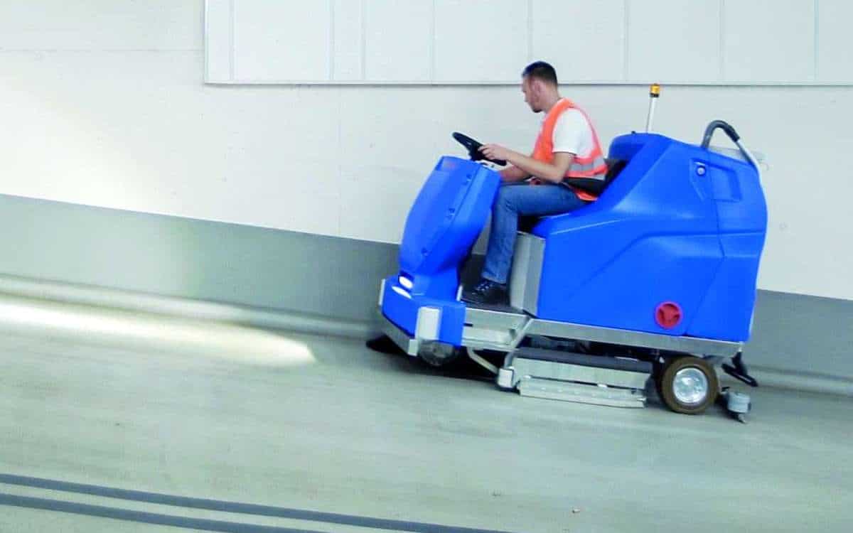 ARA100BM200 Option All-wheel drive Vielseitig reinigen