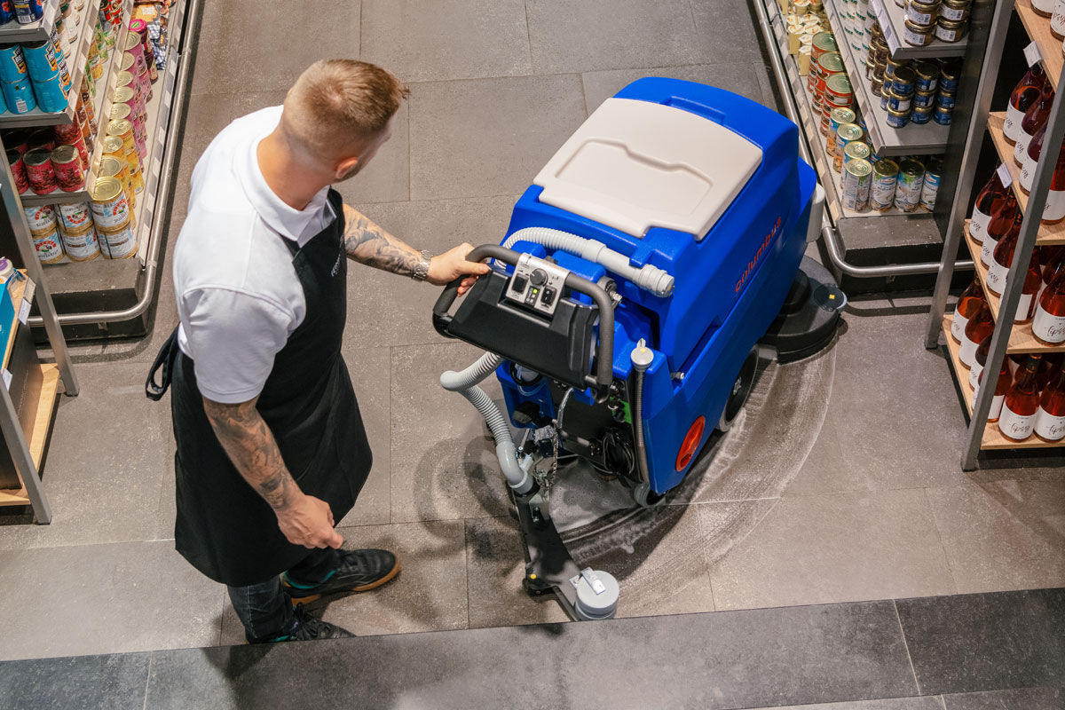 Scheuersaugmaschine Reinigungsautomat RA 66|BM 60 in Supermarkt